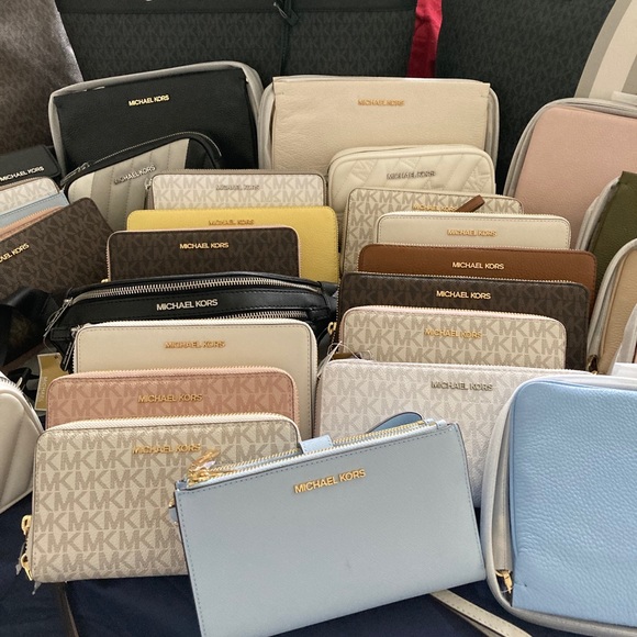 Hand To Hand - Picture 14 of 15